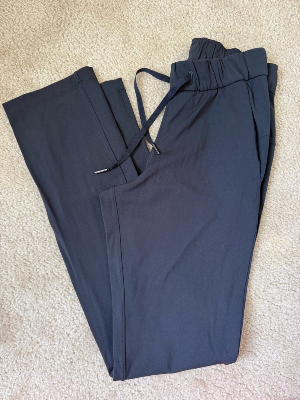 Lululemon Black Relaxed Straight Leg Travel Pants Size 2